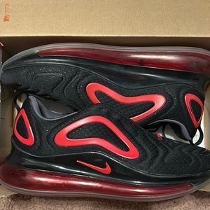 Selling Air max 720